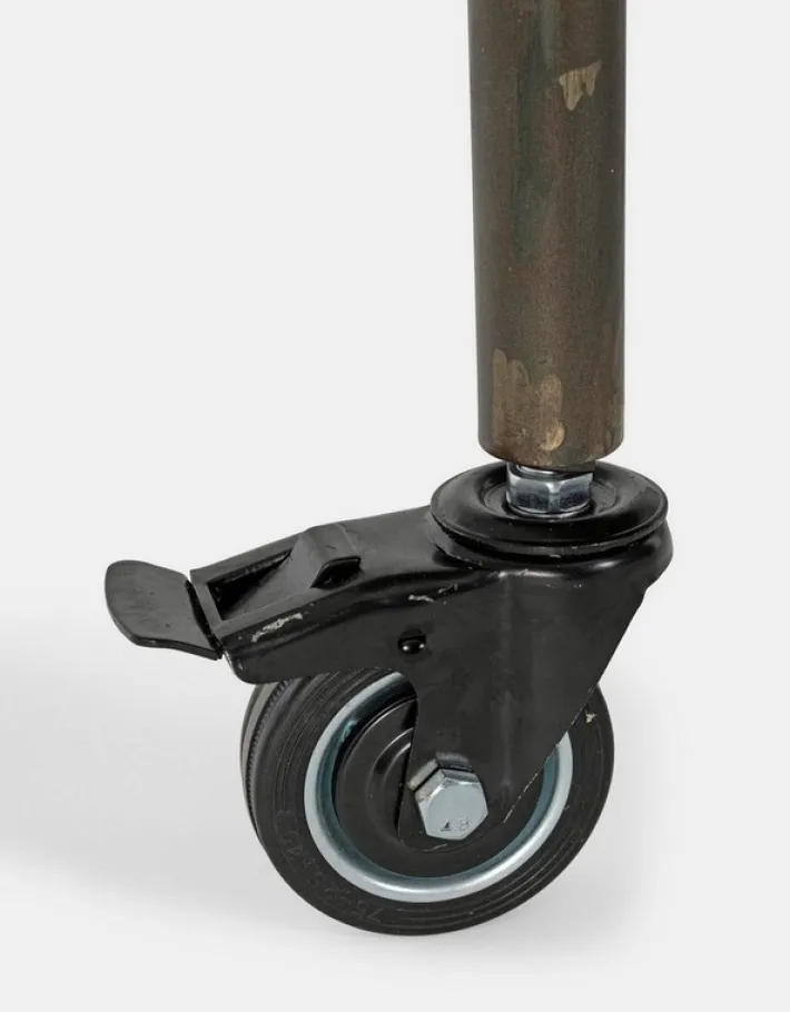 Bizzotto Carrelli Ed Espositori>ESPOSITORE IN LEGNO CON RUOTE