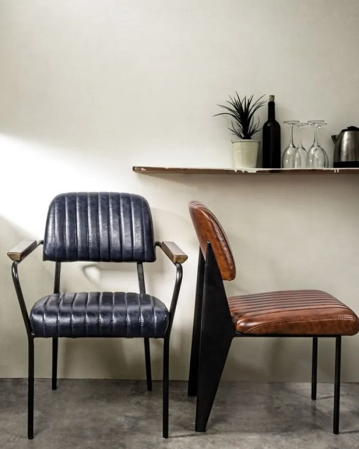 Bizzotto Sedie>SEDIA CON BRACCIOLI IN ECOPELLE BLU - NELLY
